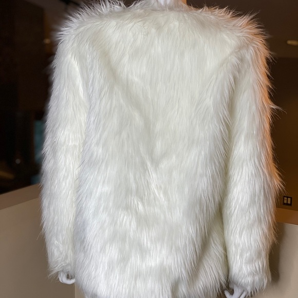 WHITE FUR ZIP UP JACKET BY SIX CRISP DAYS - Picture 5 of 12